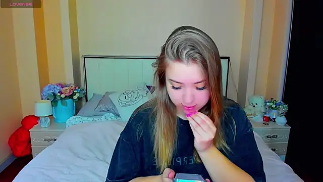 Snapshot of AlexissM chatting on 11-09-25, 05:06 AlexissM online show from 11-09-25, 05:06