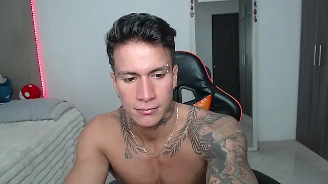 pettergrey1 online show from 04-22-26, 09:16