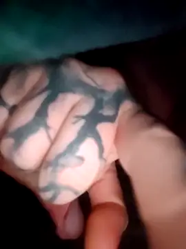 Snapshot of B1GBoyUk chatting on 12-15-25, 01:43 B1GBoyUk online show from 12-15-25, 01:43