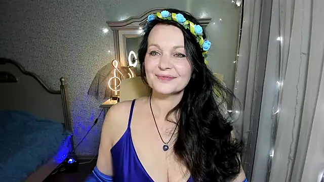 Snapshot of WitchBlueRose chatting on 03-08-25, 02:08 WitchBlueRose online show from 03-08-25, 02:08