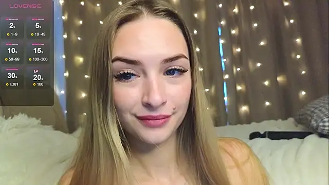 Snapshot of Soft_Eva chatting on 12-19-24, 10:02 Soft Eva online show from 12-19-24, 10:02