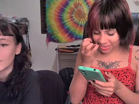 Snapshot of Liv_Alt chatting on 05-14-26, 10:05 Liv Alt online show from 05-14-26, 10:05