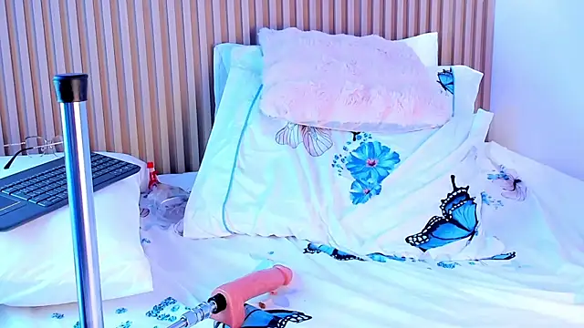 zoe rivers online show from 01-11-25, 08:21