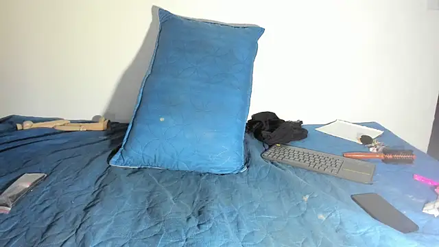 Arantza Hill online show from 10-24-25, 02:41