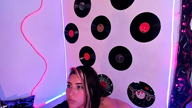  dahian14  online show from 01-08-25, 05:05