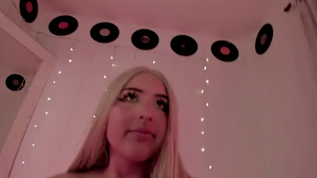  dahian14  online show from 10-20-25, 04:24