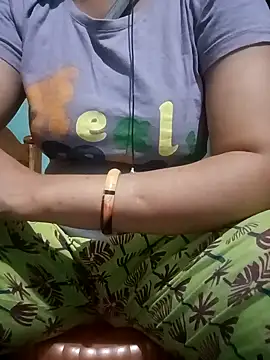 Snapshot of gunjan22 chatting on 02-22-25, 02:52 gunjan22 online show from 02-22-25, 02:52