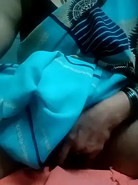 Snapshot of gunjan22 chatting on 10-30-25, 11:11 gunjan22 online show from 10-30-25, 11:11