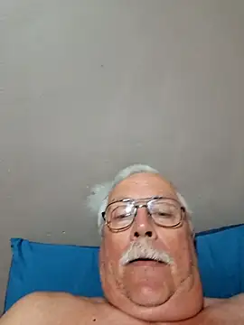 Snapshot of NawtyB1965 chatting on 01-11-26, 04:39 NawtyB1965 online show from 01-11-26, 04:39