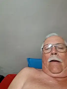 Snapshot of NawtyB1965 chatting on 01-12-26, 03:45 NawtyB1965 online show from 01-12-26, 03:45