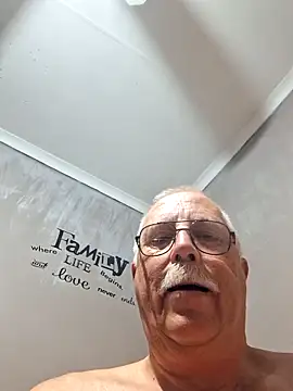 Snapshot of NawtyB1965 chatting on 02-06-26, 03:44 NawtyB1965 online show from 02-06-26, 03:44