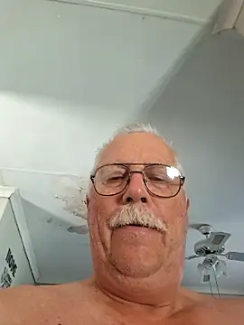 Snapshot of NawtyB1965 chatting on 02-21-26, 06:58 NawtyB1965 online show from 02-21-26, 06:58