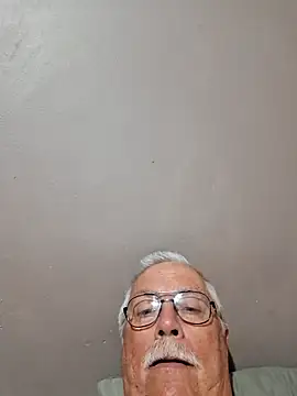 Snapshot of NawtyB1965 chatting on 02-28-26, 04:13 NawtyB1965 online show from 02-28-26, 04:13