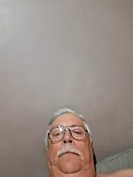 Snapshot of NawtyB1965 chatting on 03-15-26, 04:18 NawtyB1965 online show from 03-15-26, 04:18