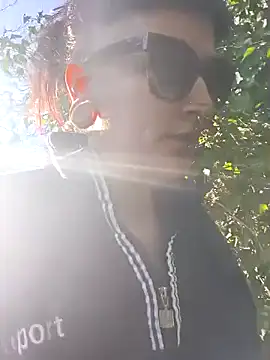 Snapshot of SweetPivoinee chatting on 03-03-26, 03:40 SweetPivoinee online show from 03-03-26, 03:40