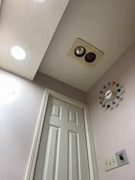 Snapshot of KySir1990 chatting on 10-16-25, 08:54 KySir1990 online show from 10-16-25, 08:54