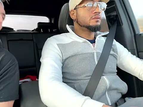 Snapshot of KySir1990 chatting on 12-05-25, 02:03 KySir1990 online show from 12-05-25, 02:03