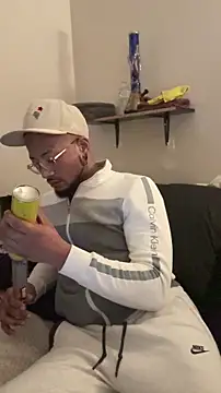 Snapshot of KySir1990 chatting on 12-15-25, 04:39 KySir1990 online show from 12-15-25, 04:39