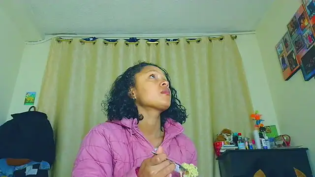 Snapshot of Samary_thomas chatting on 05-24-26, 12:26 Samary thomas online show from 05-24-26, 12:26