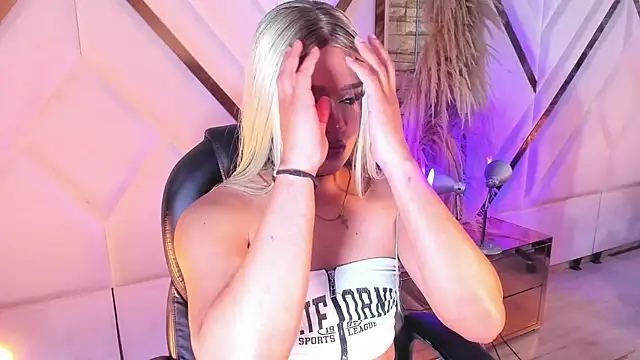 Elody Preysler69 online show from 12-14-25, 04:07