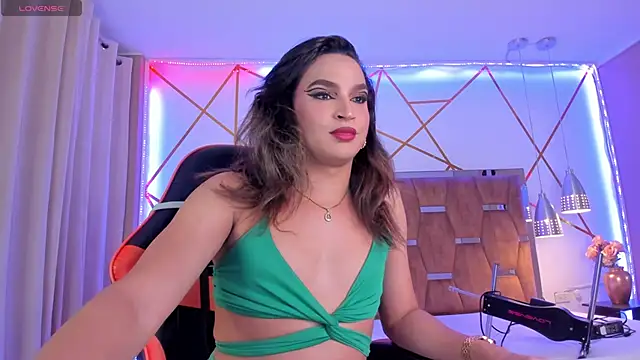 Snapshot of KylieVictoria chatting on 03-08-25, 04:56 KylieVictoria online show from 03-08-25, 04:56