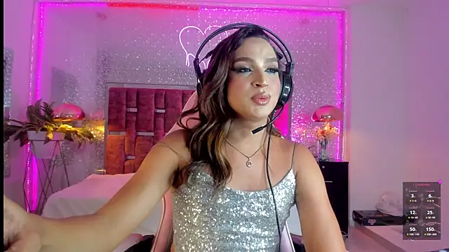 Snapshot of KylieVictoria chatting on 10-12-25, 04:33 KylieVictoria online show from 10-12-25, 04:33