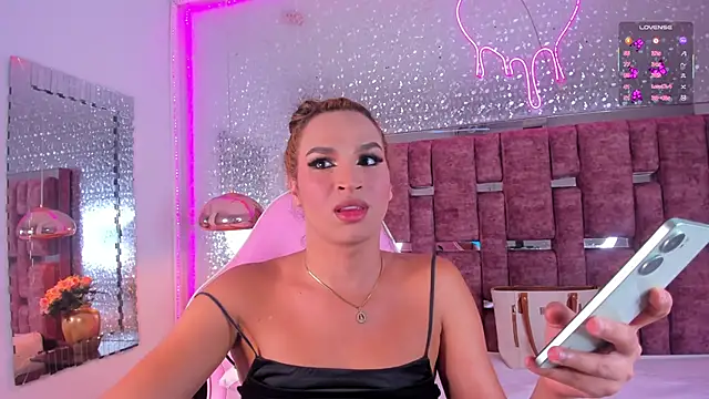 KylieVictoria online show from 11-05-25, 04:56