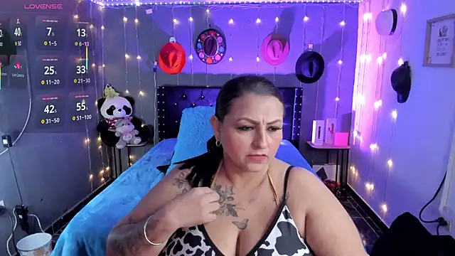 Ivonnee   online show from 11-30-25, 12:03