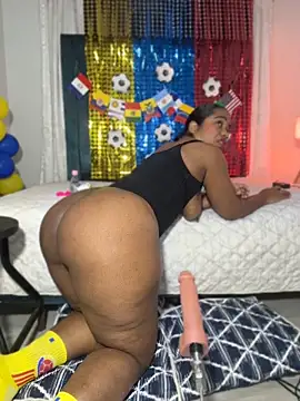 Snapshot of sweetebony_970 chatting on 06-19-26, 12:42 sweetebony 970 online show from 06-19-26, 12:42