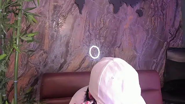 Alahia Dangelo online show from 11-15-25, 05:31