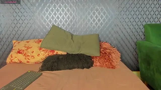  maria foxx  online show from 11-21-25, 06:28