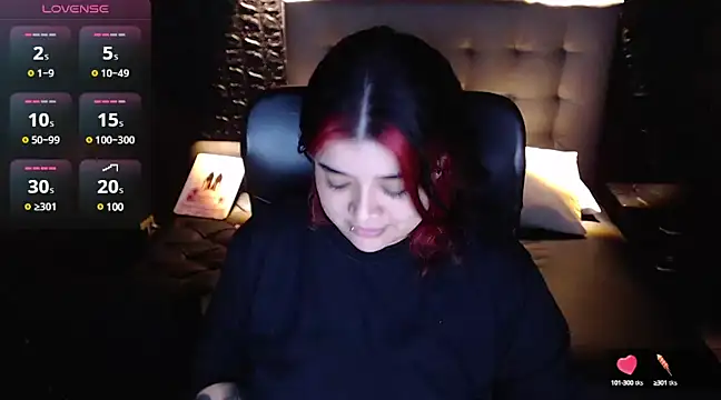 Snapshot of _ValeryStone_ chatting on 12-22-24, 01:34  ValeryStone  online show from 12-22-24, 01:34