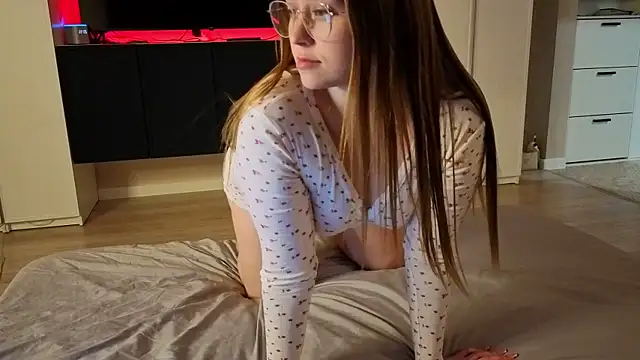 Snapshot of endlesssoffi chatting on 10-17-25, 07:05 endlesssoffi online show from 10-17-25, 07:05