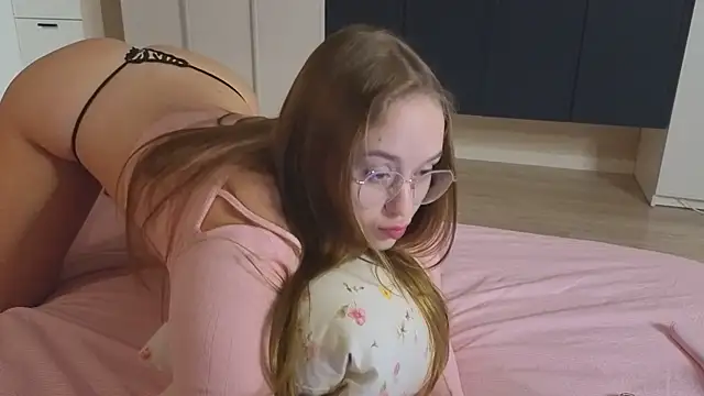 Snapshot of endlesssoffi chatting on 12-01-25, 06:24 endlesssoffi online show from 12-01-25, 06:24