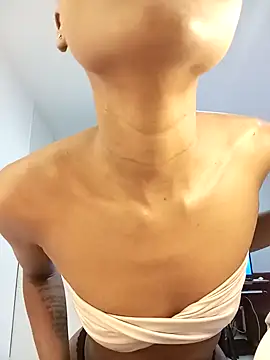 KarlaBelluci online show from 01-31-25, 11:35