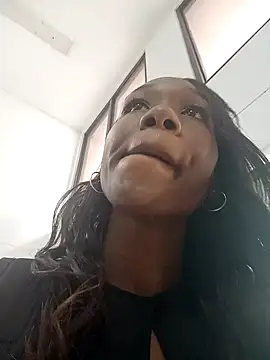 KarlaBelluci online show from 02-11-25, 07:05