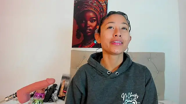 Snapshot of Milkdulce1 chatting on 03-16-25, 02:43 Milkdulce1 online show from 03-16-25, 02:43