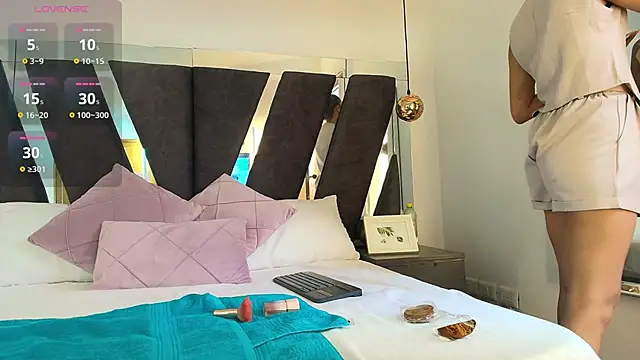 Snapshot of Milkdulce1 chatting on 09-11-25, 12:49 Milkdulce1 online show from 09-11-25, 12:49