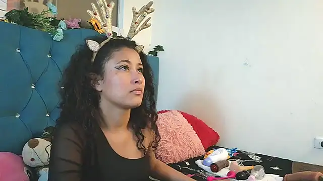 Snapshot of Milkdulce1 chatting on 12-16-25, 03:00 Milkdulce1 online show from 12-16-25, 03:00