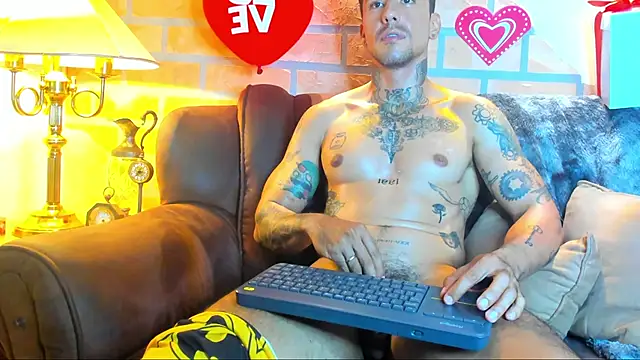 Snapshot of Dylanstonne chatting on 02-15-25, 12:04 Dylanstonne online show from 02-15-25, 12:04