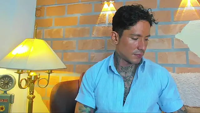 Snapshot of Dylanstonne chatting on 03-04-25, 10:16 Dylanstonne online show from 03-04-25, 10:16