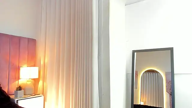 Snapshot of Aleja_arango1 chatting on 02-11-25, 06:55 Aleja arango1 online show from 02-11-25, 06:55