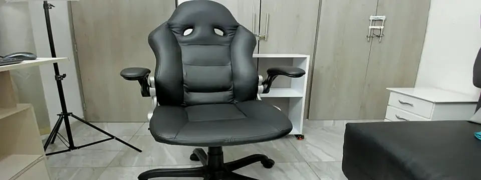 Snapshot of Yef_Thin chatting on 01-19-25, 07:57 Yef Thin online show from 01-19-25, 07:57