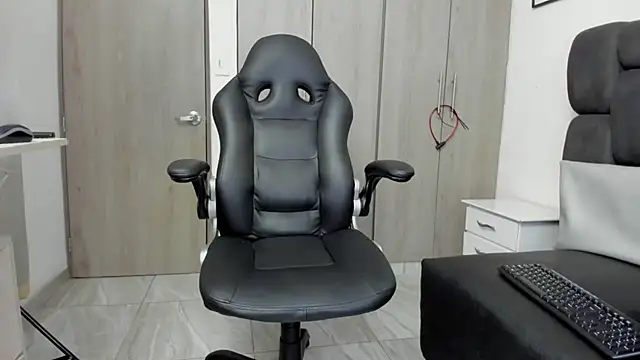 Snapshot of Yef_Thin chatting on 01-30-25, 09:47 Yef Thin online show from 01-30-25, 09:47