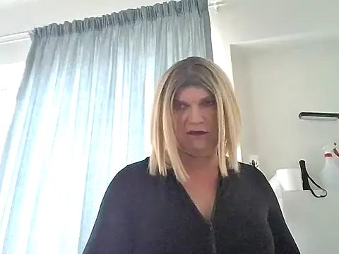 Snapshot of Leila1965 chatting on 11-08-25, 05:29 Leila1965 online show from 11-08-25, 05:29