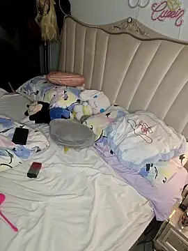 Sparkle2206 online show from 04-20-26, 08:21