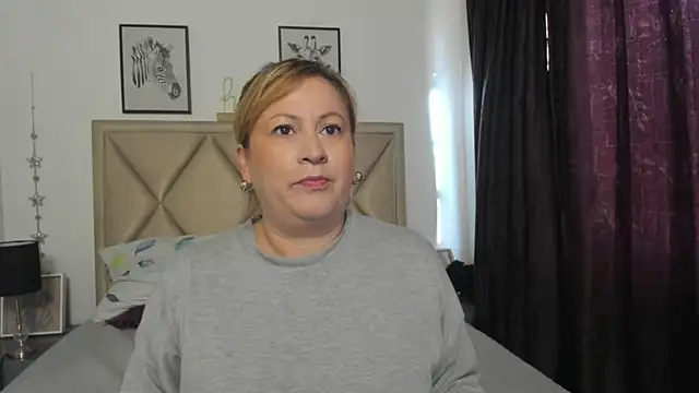 Snapshot of MonyCassius chatting on 05-25-26, 12:00 MonyCassius online show from 05-25-26, 12:00