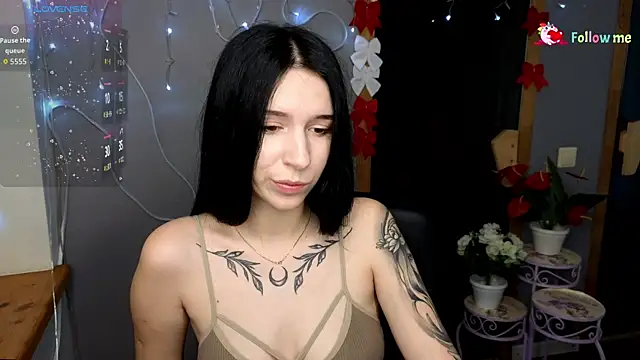 Snapshot of KarolinaBlacks chatting on 12-05-25, 12:36 KarolinaBlacks online show from 12-05-25, 12:36