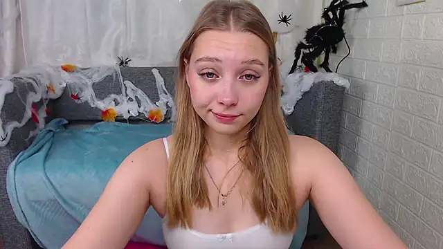 Snapshot of bellaa_love_ chatting on 10-15-25, 12:33 bellaa love online show from 10-15-25, 12:33