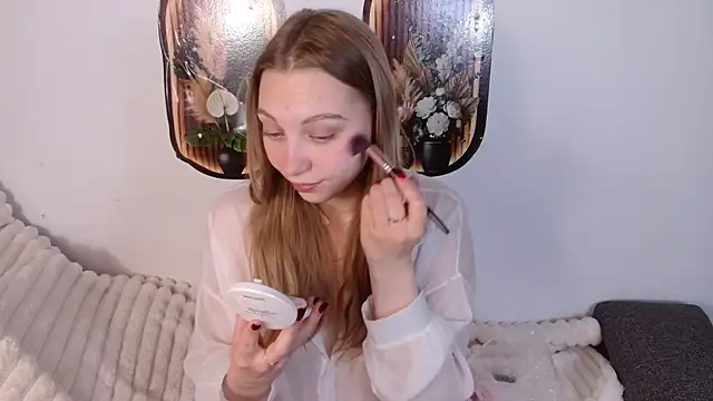 bellaa love  online show from 05-12-26, 12:41